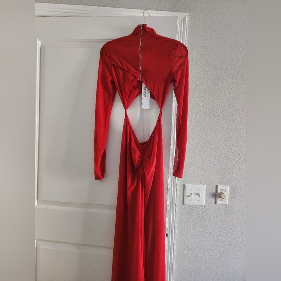 Mock Neck Cutout Evening Gown - Picture 6 of 10